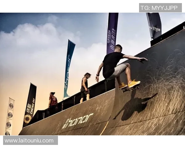 成都极限运动队边路渗透的成功与不足分析及未来发展方向探讨