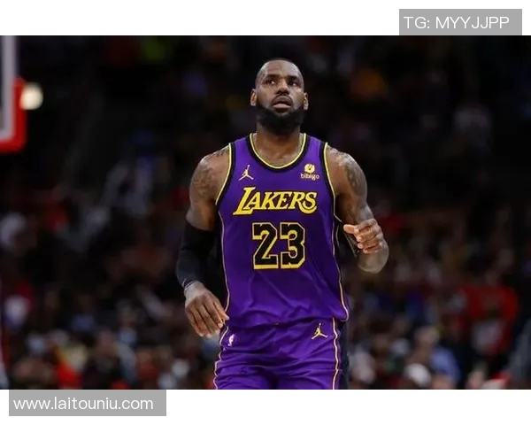 勒布朗詹姆斯的传奇之路:从天才少年到篮球巨星的辉煌历程 勒布朗詹姆斯的传奇之路:从天才少年到篮球巨星的辉煌历程