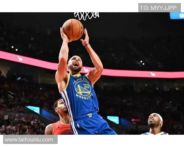 勇士库里单场砍下53分力克鹈鹕展现超级巨星风采 勇士库里单场砍下53分力克鹈鹕展现超级巨星风采