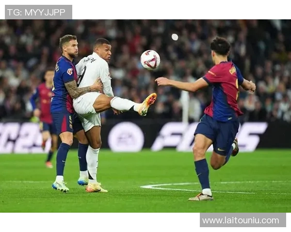 篮球皇马与巴萨的巅峰对决谁能在经典战役中笑到最后