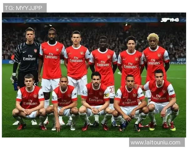 阿森纳与曼联激战正酣谁将赢得这场英超巅峰对决